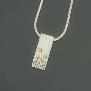 Meadow pendant with fine gold flowers
