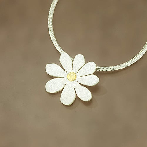 Flower pendant with fine gold point