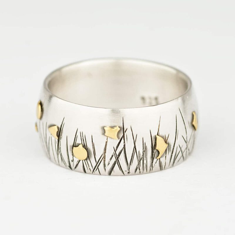 Ring with meadow pattern