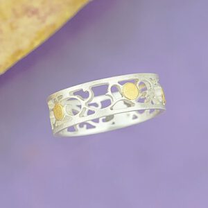 Tendril pattern ring with fine gold