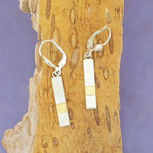 Pin earrings with fine gold square