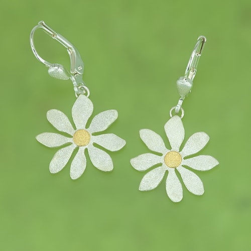 Flower earrings with fine gold point
