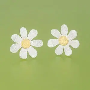 Flower stud with fine gold point