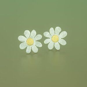 Flower stud with fine gold point