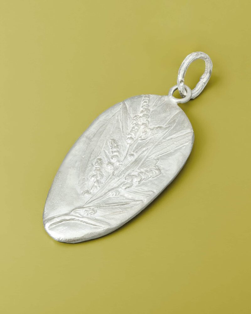 Gräseranhänger aus 925er Silber - liegend