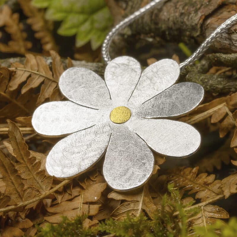 Blütenanhänger aus Silber