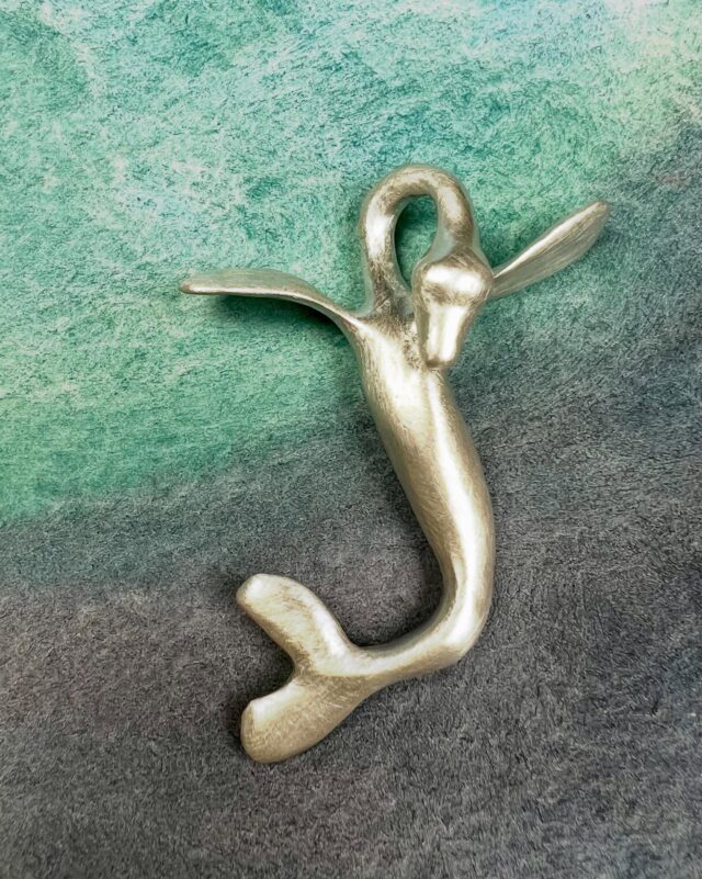 Ein weiteres Nessi heute zur Post gebracht#meereswelten#nessi#silber#dinosaurier #dinos#meeresbewohner#mare#ocean#weidenthaler#weidenthalerschmuck #weidenthalermusiolik #weidenthalershop #weidenthalerjewelry #weidenthalerskulptur#weidenthalerart #skulpturparken