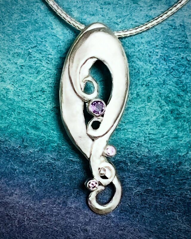 weidenthaler - heute nochmal in Emmendingen auf dem Schlossplatz. Besucht uns auf unserer Ausstellung in Emmendingen!
www.weidenthaler.de
. 
. 
#weidenthaler #weidenthalerschmuck #ausstellung #emmendingen #emmendingerkünstlermarkt #silberschmuck #künstlerschmuck #emmendingenschlossplatz